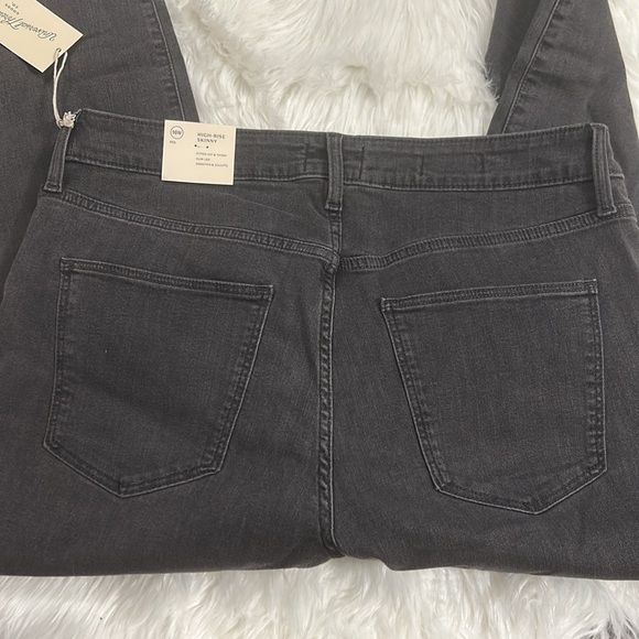 ⭐️NWT Women's Plus Size Jeans - Picture 3 of 5